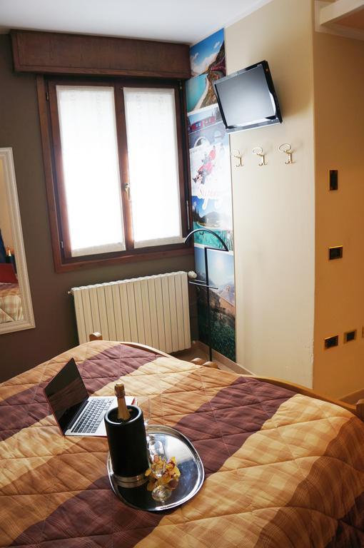 B&B Stephany Tirano Rum bild