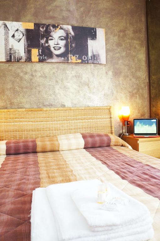 B&B Stephany Tirano Rum bild