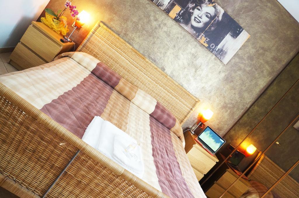 B&B Stephany Tirano Rum bild