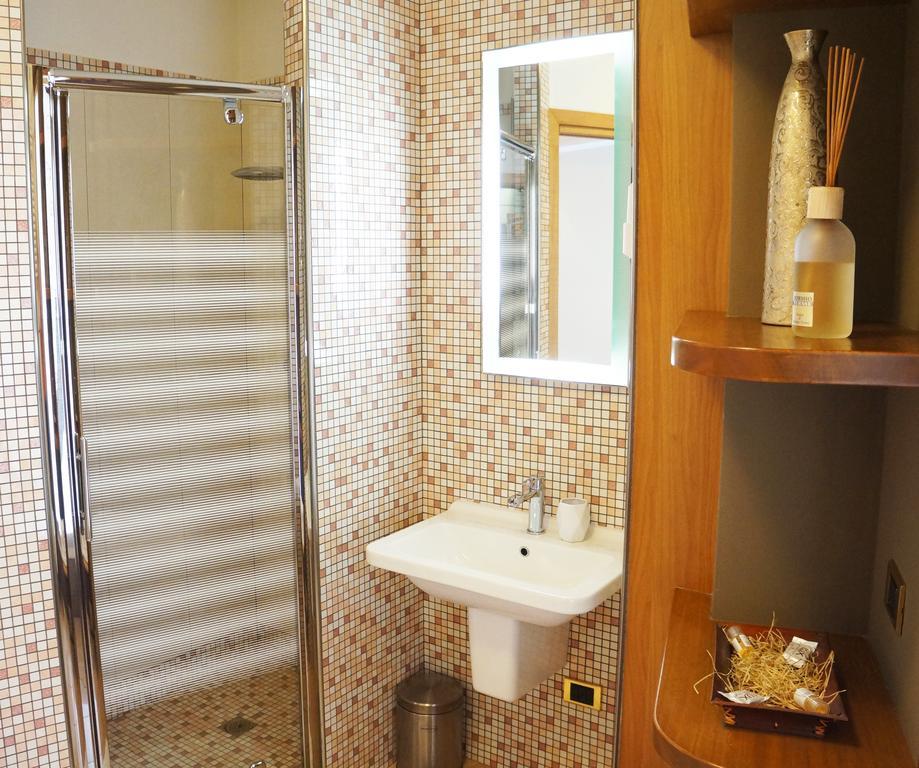 B&B Stephany Tirano Rum bild